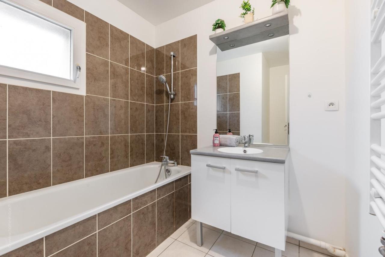 Le Duplex Chessy - 15Min From Disneyland - 2 Private Parkings - Garden - Kingsize & Queensize Bed - Supermarket Behind The House Εξωτερικό φωτογραφία