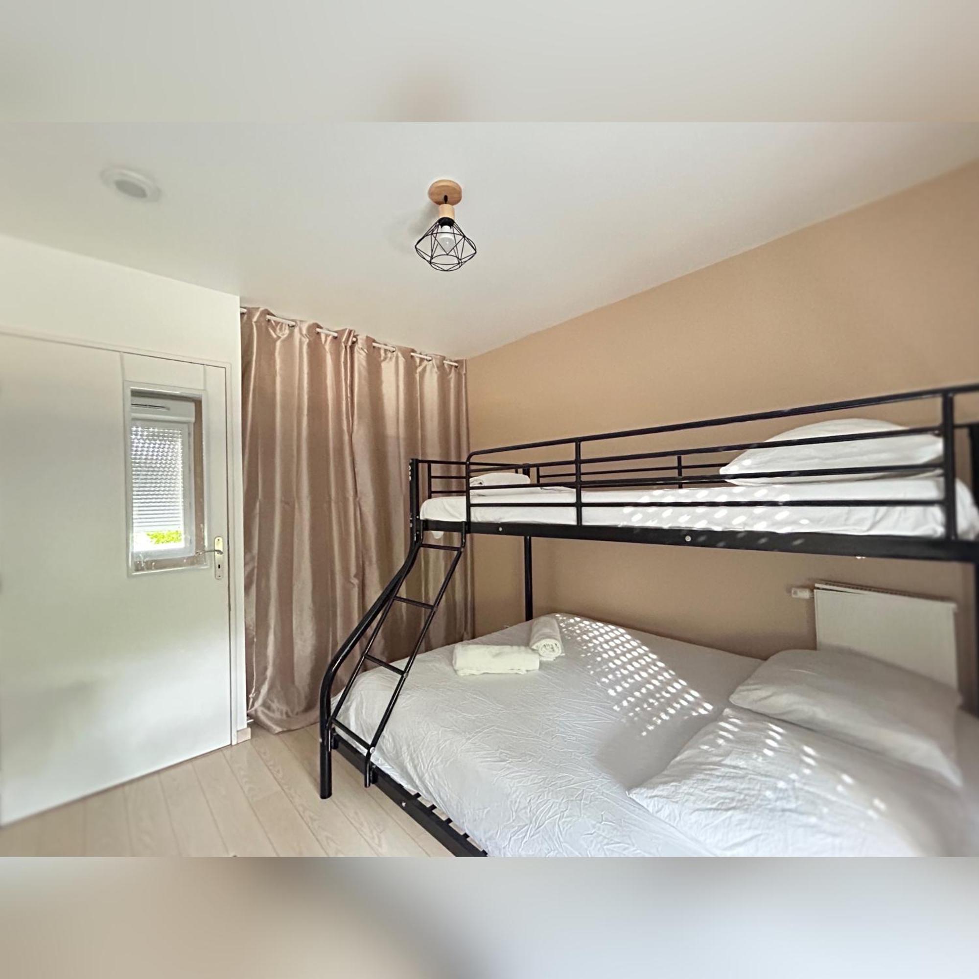 Le Duplex Chessy - 15Min From Disneyland - 2 Private Parkings - Garden - Kingsize & Queensize Bed - Supermarket Behind The House Εξωτερικό φωτογραφία