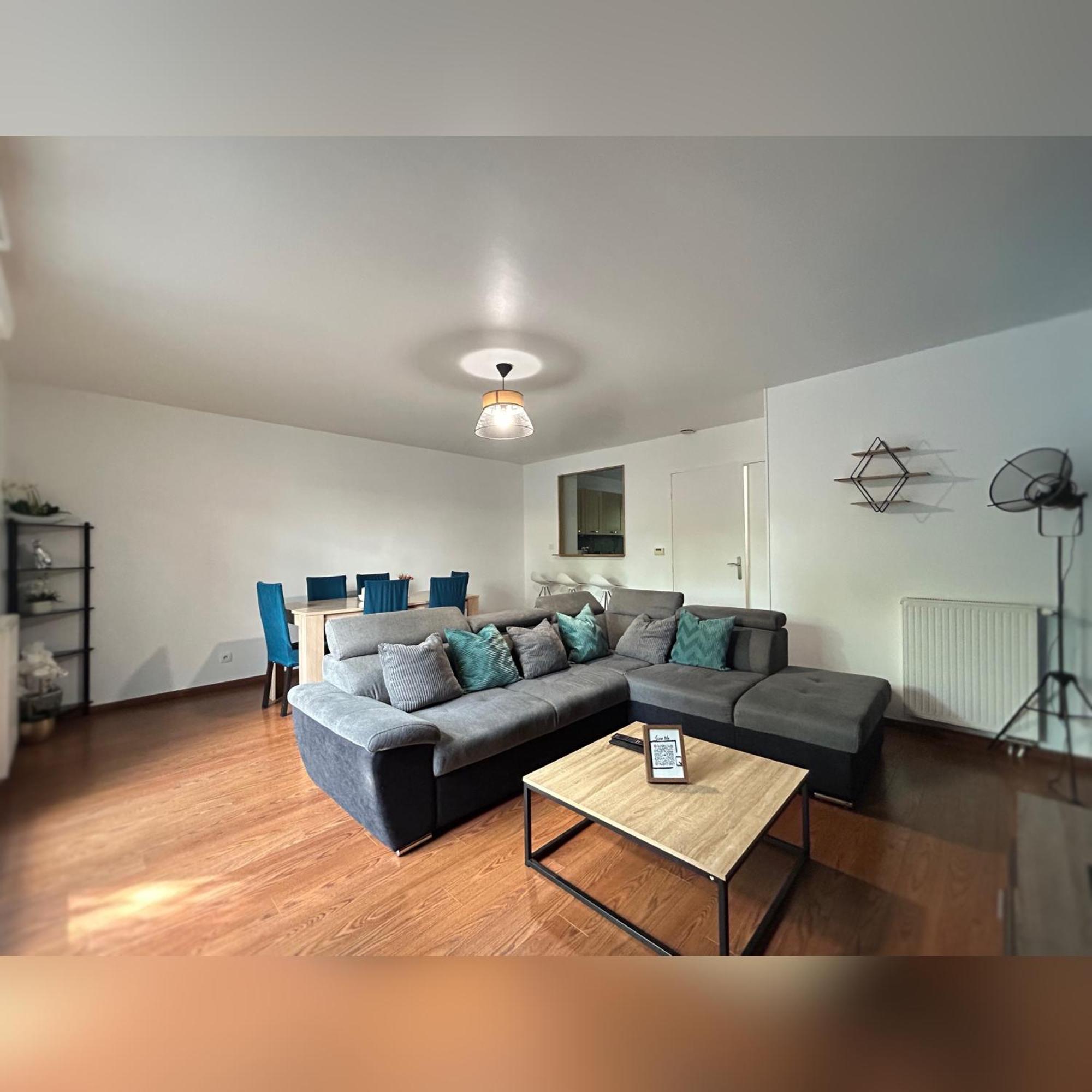 Le Duplex Chessy - 15Min From Disneyland - 2 Private Parkings - Garden - Kingsize & Queensize Bed - Supermarket Behind The House Εξωτερικό φωτογραφία